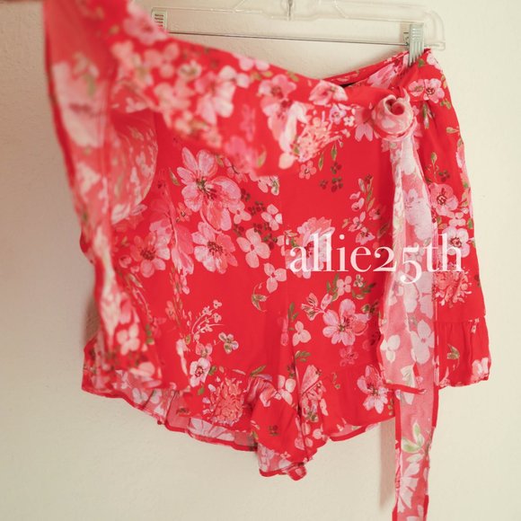 Lulu's Red Floral Faux Wrap Skort Size XL - Picture 4 of 8